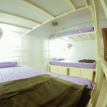 Bonds Hostel Candolim Bagian luar foto