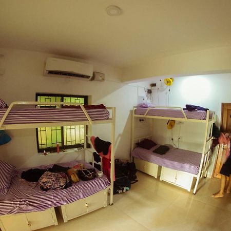 Bonds Hostel Candolim Bagian luar foto